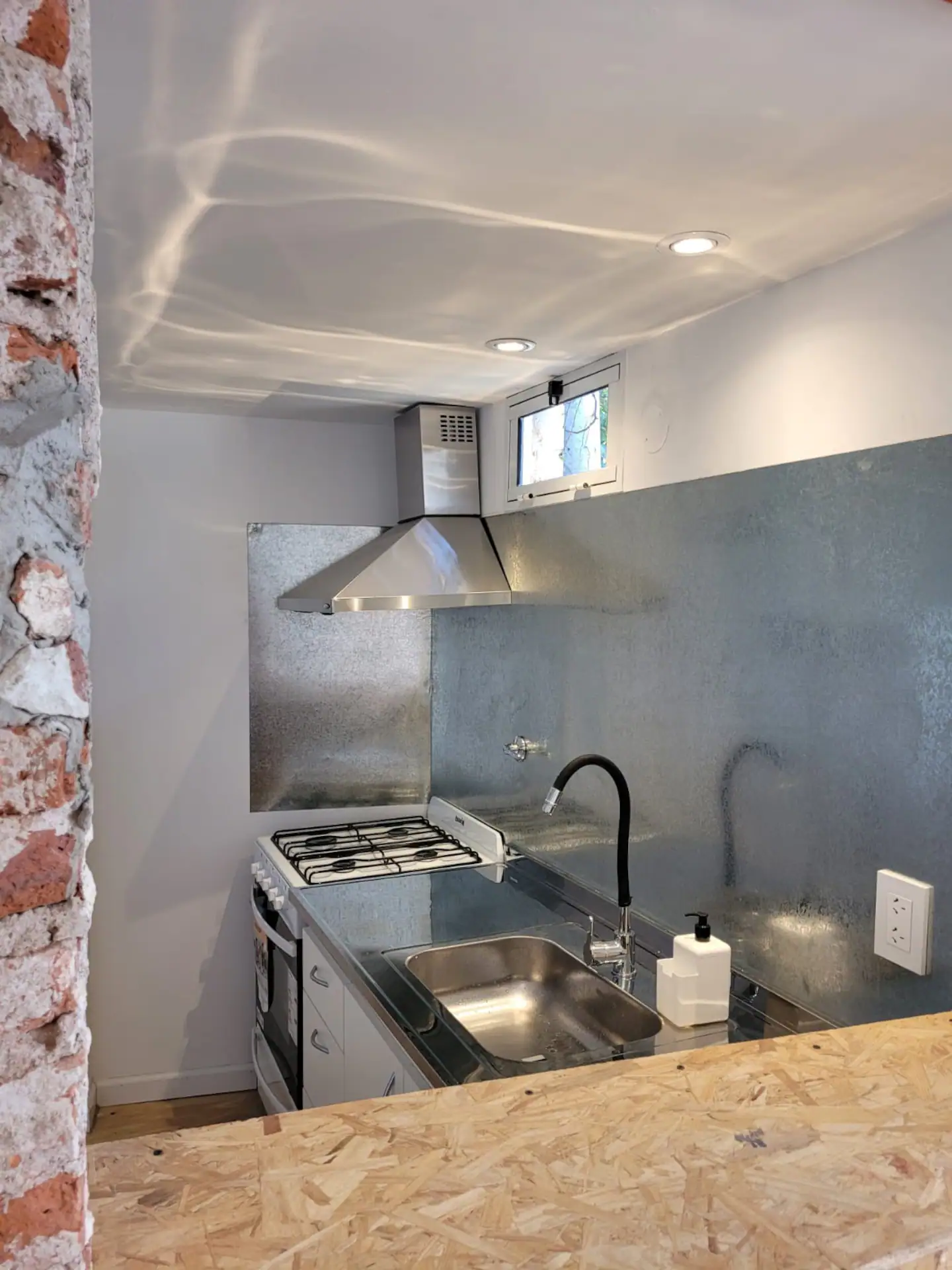 894c8d25-1c24-459b-b1b0-a3b230f1b310