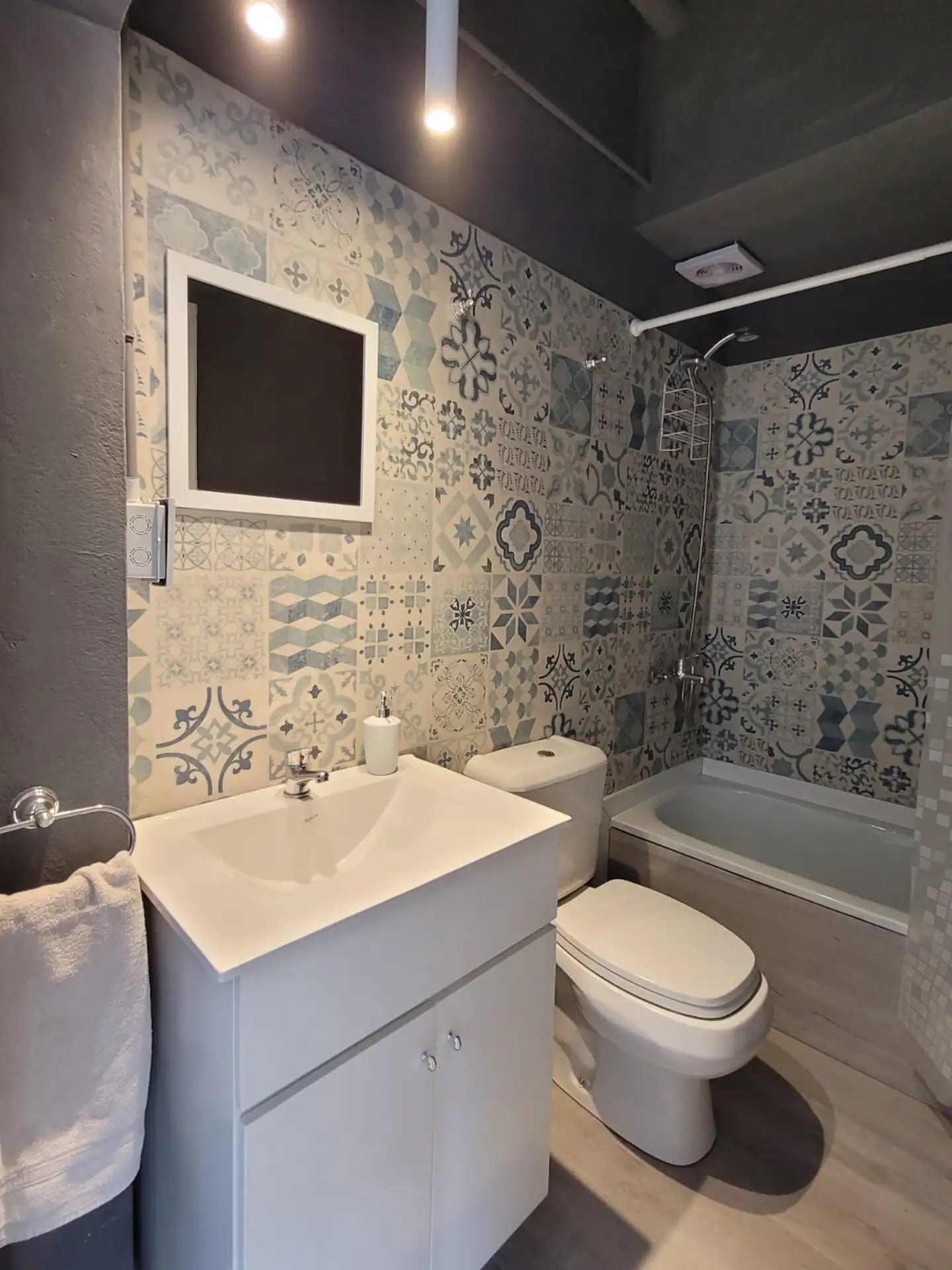 b65ced8d-b6e5-4182-b341-57a84417ef40