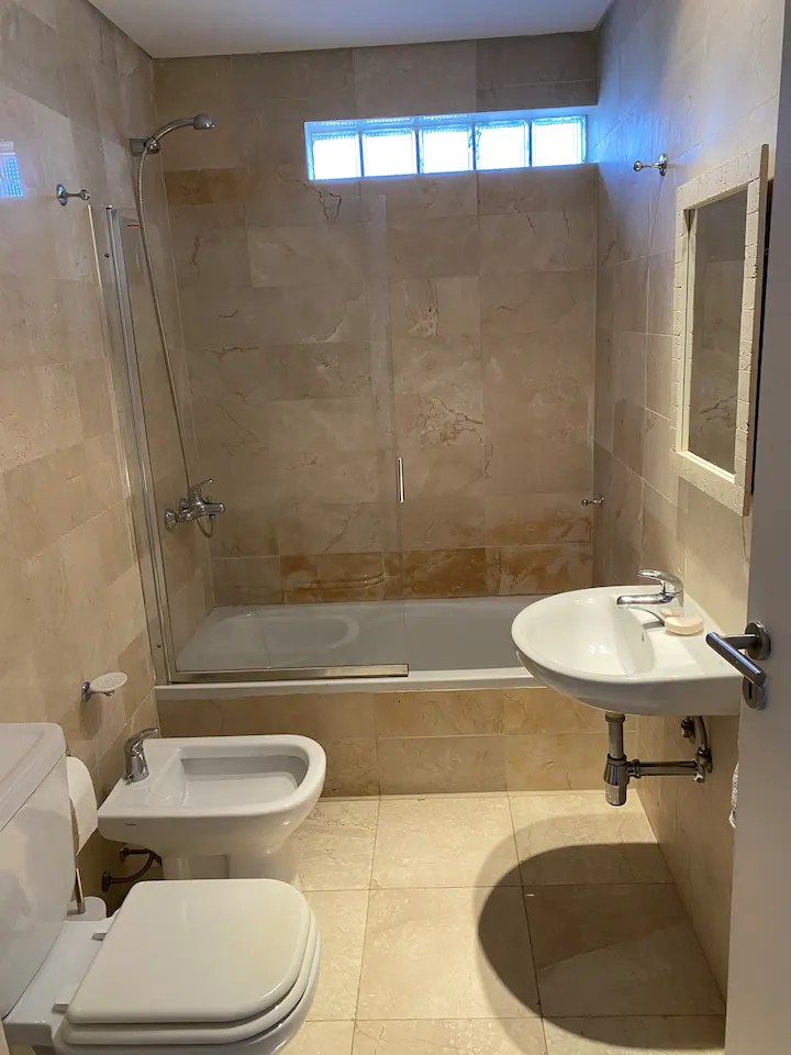 b9f79025-bbed-4947-b030-ae5253fe8e41